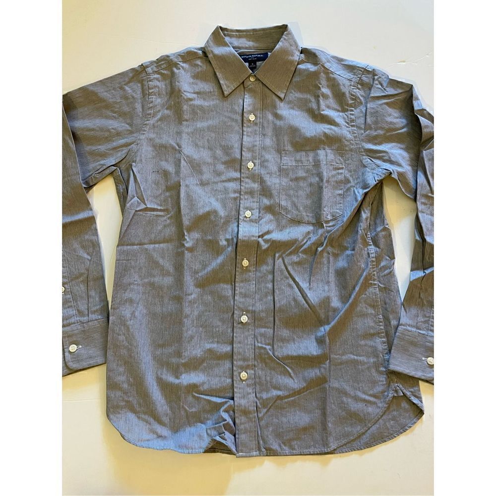 Banana Republic Soft White Button Down Collared Shirt